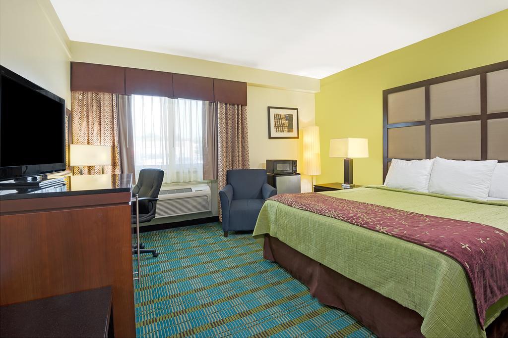 Days Inn By Wyndham Southington Exterior foto